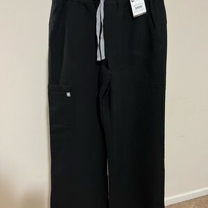 Figs Men's Black Cargo Pants